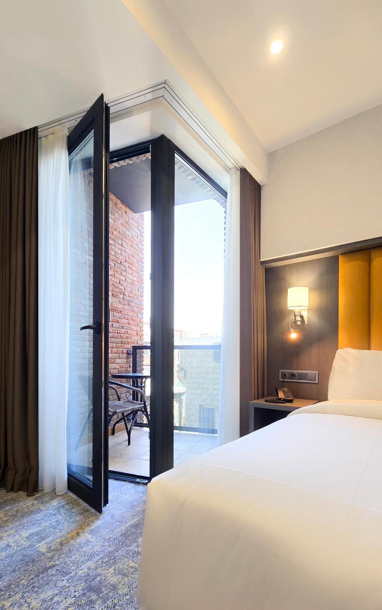 Griffin Hotel Tbilisi Exteriör bild