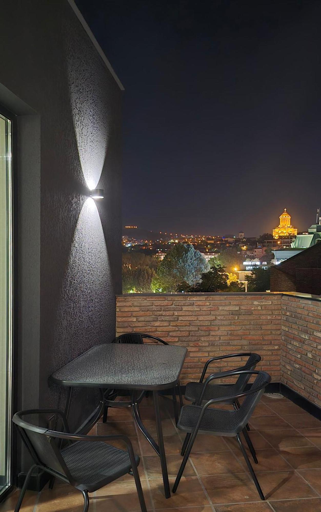 Griffin Hotel Tbilisi Exteriör bild